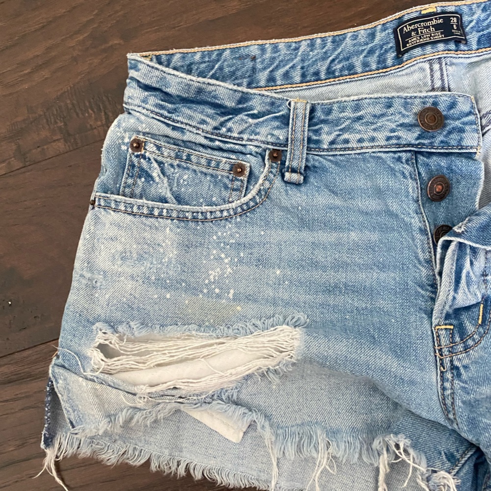 Abercrombie & Fitch Low Rise Cut Off Shorts Size 6/28 - Picture 4 of 4